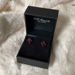 5 mm Garnet Stud Earrings in 14k Gold